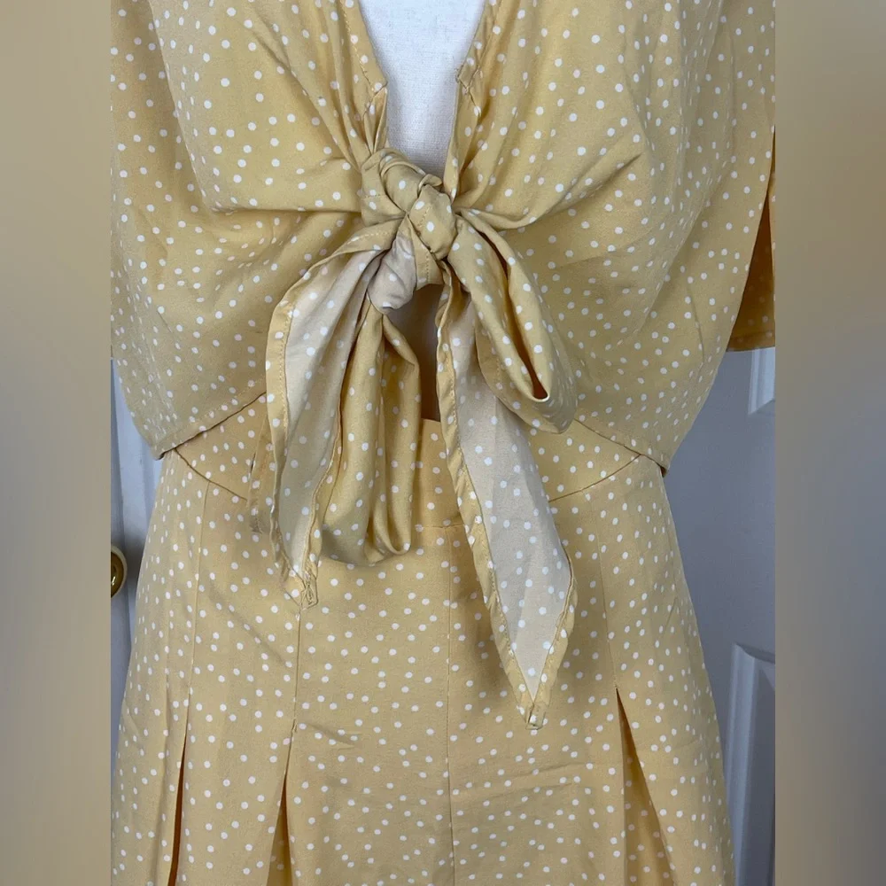 Front Tie Short Set - Picture 3 of 4
